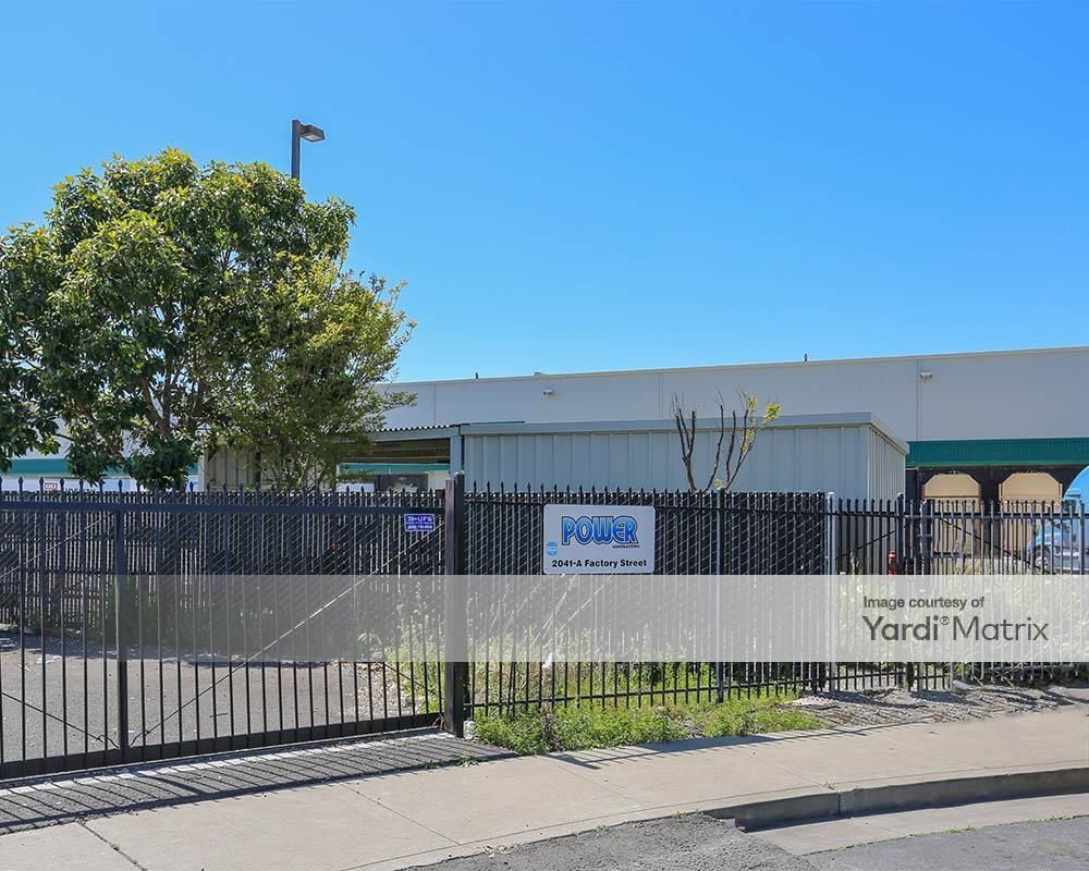 2041 Factory Street photo 3