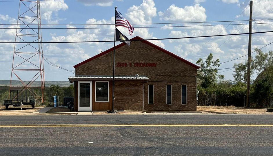 2306 E Broadway