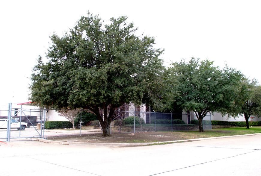 Eastpoint Business Center 3 8300-8310 Eastpoint Dr photo 2