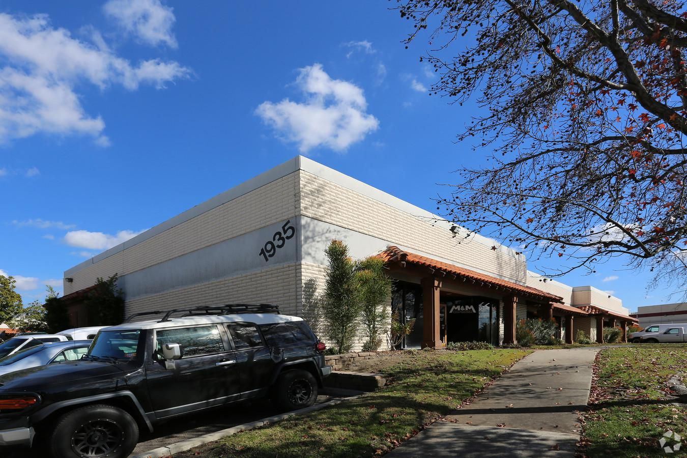 Bldg 1 photo 1