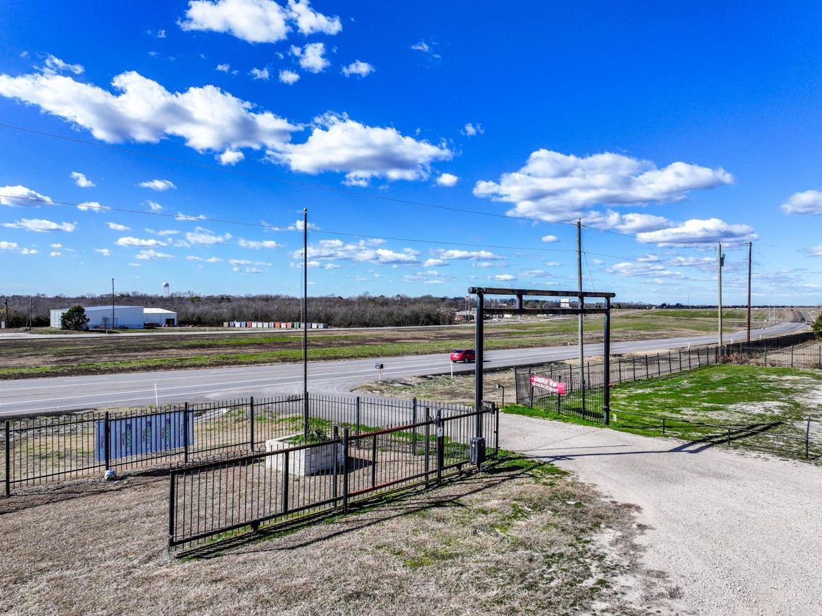 11639 E US-175 photo 2