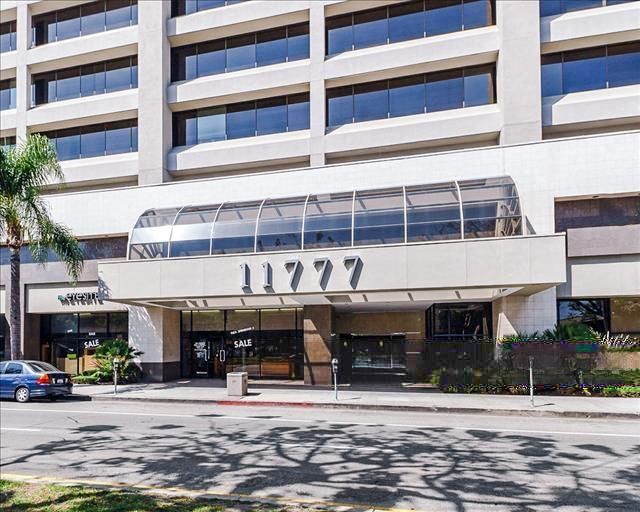 11777 San Vicente Blvd photo 4