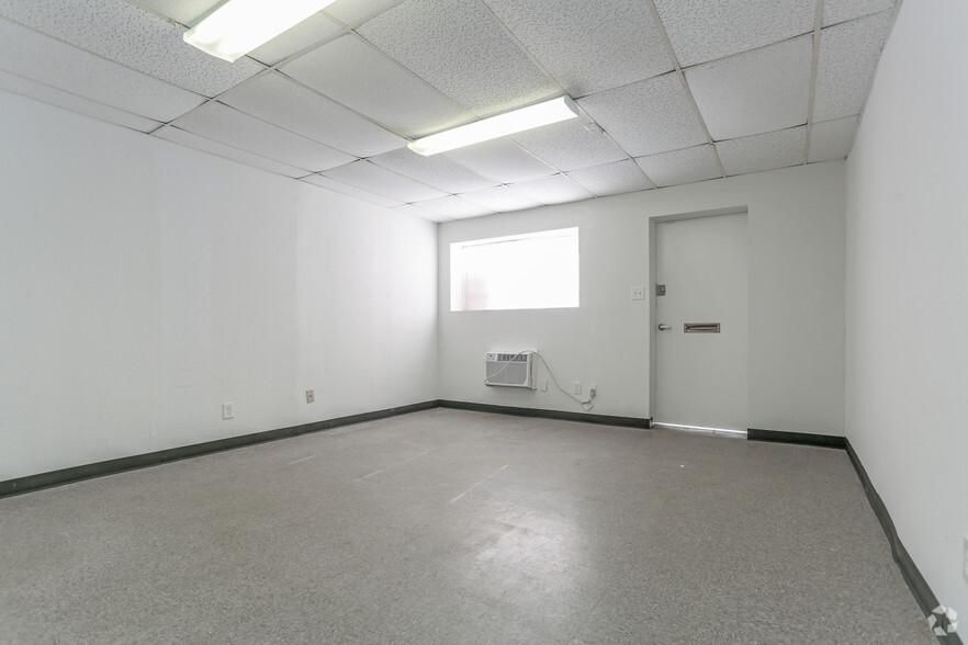 Southwest Service Center 9801-9811 Harwin Dr photo 1
