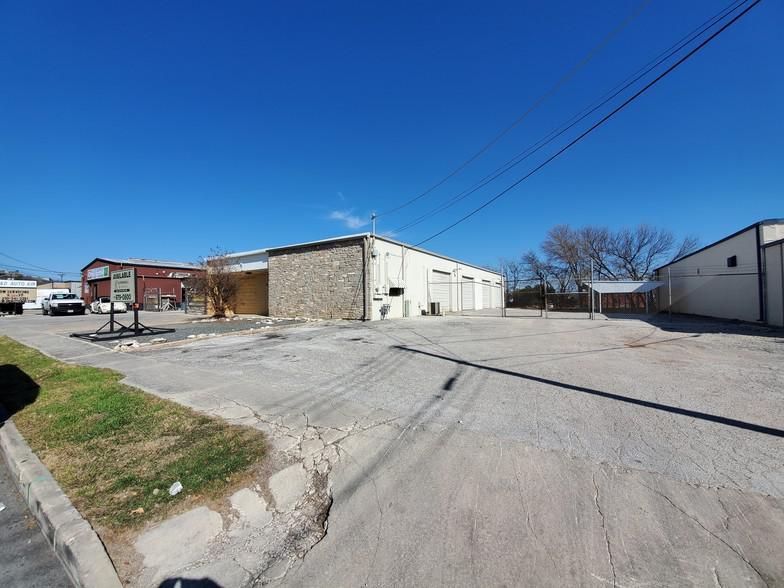 8418 Speedway Dr photo 3