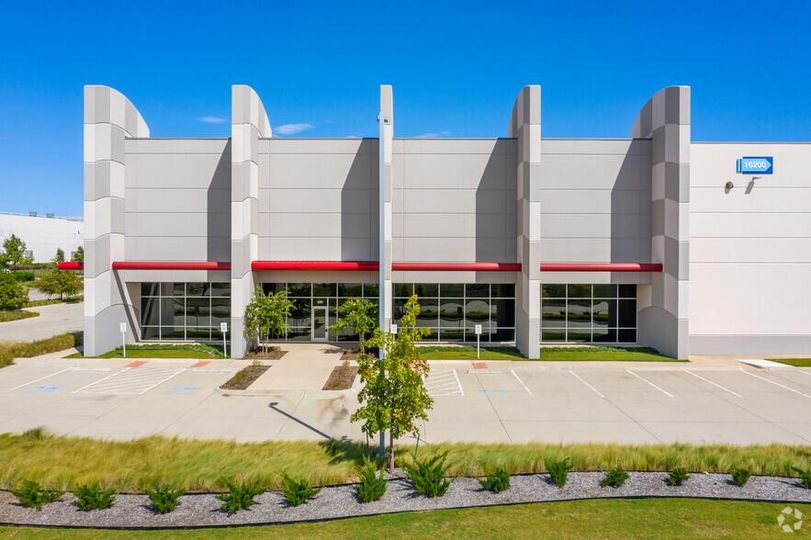Speedway Trade Center Site C 16200 Three Wide Dr