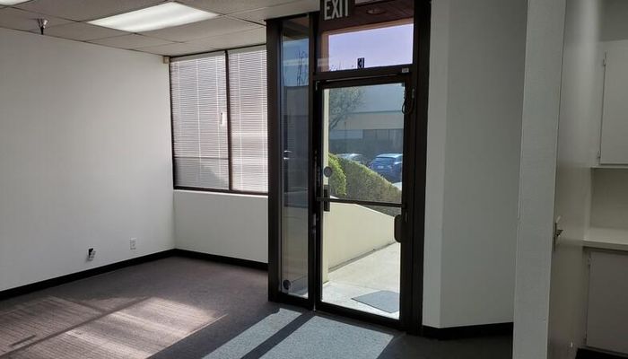 Warehouse Space for Rent at 9155 Alabama Ave Chatsworth, CA 91311 - #5