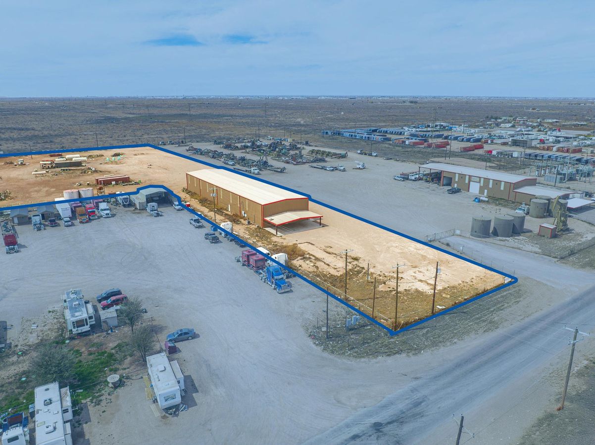 Crane Served Office/Shop in Odessa photo 3