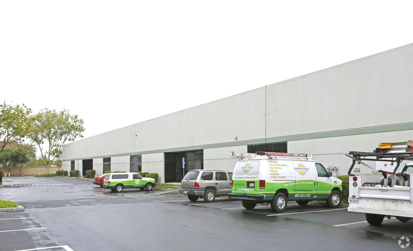 Bldg A photo 3