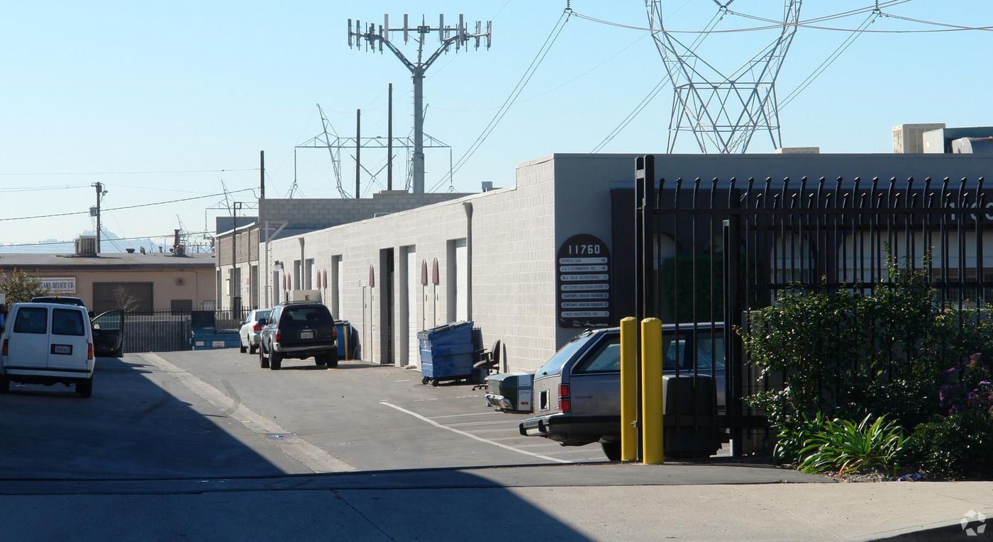 Roscoe Industrial photo 3