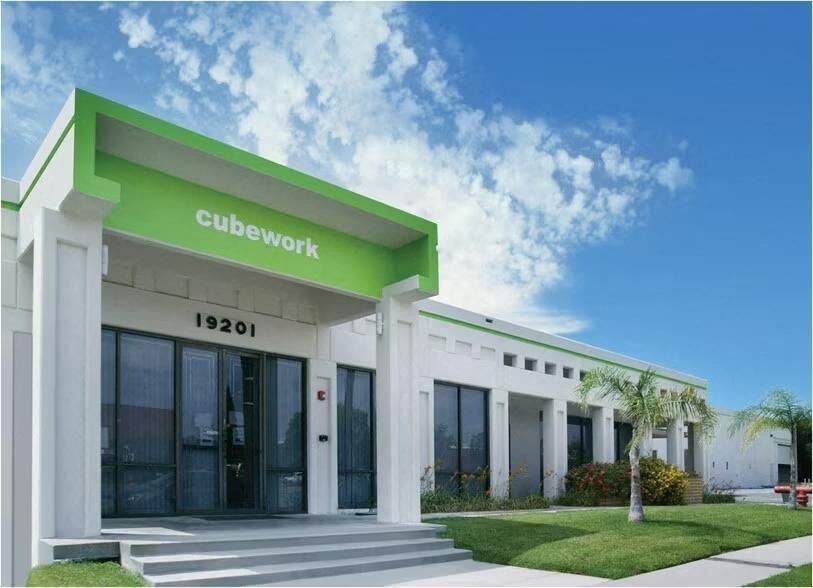 Cubework Compton (Reyes) photo 2