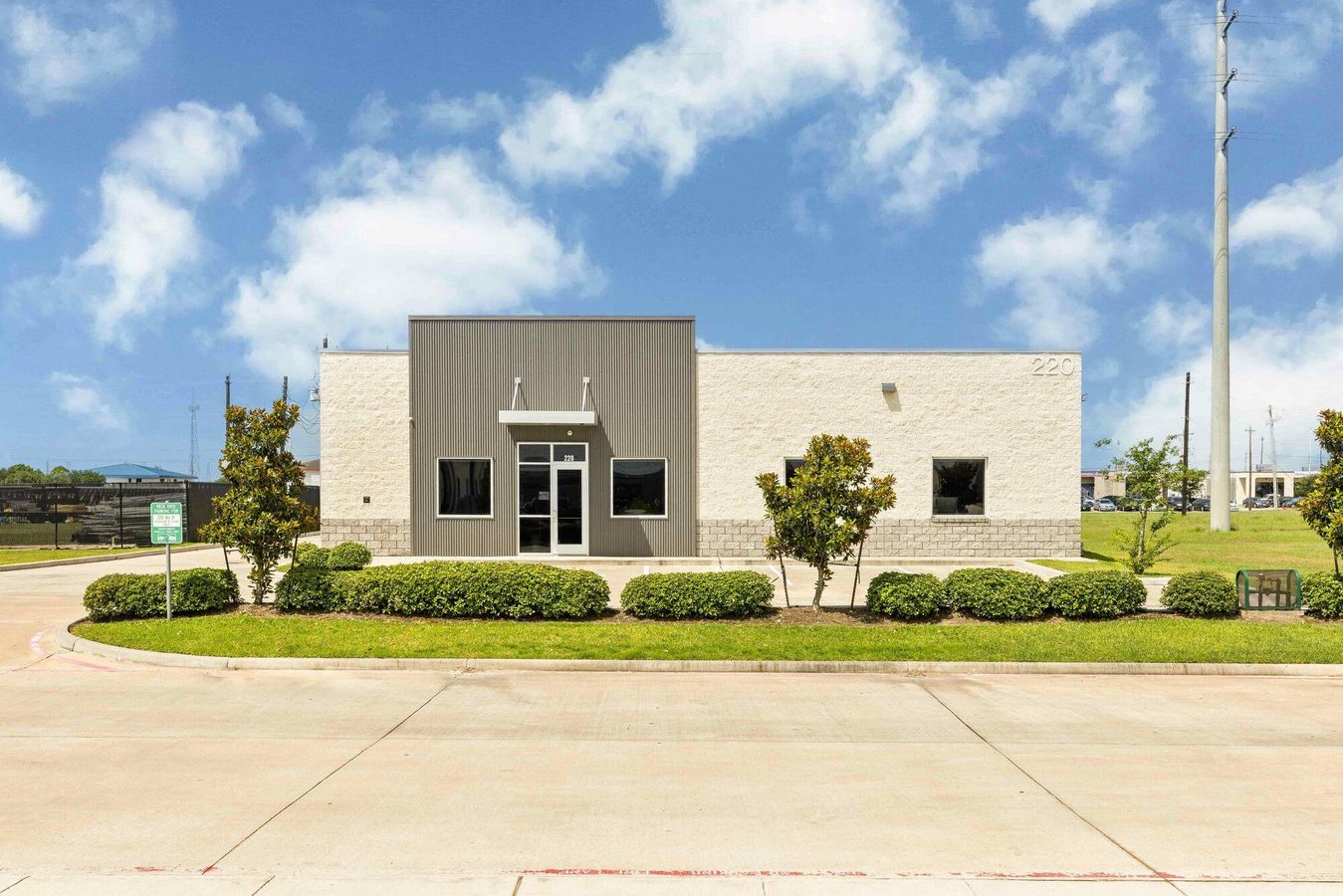 220 Ibis St photo 2