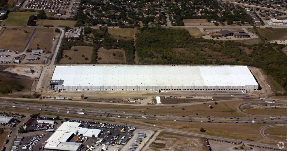 1511 NE Loop 820 photo 2