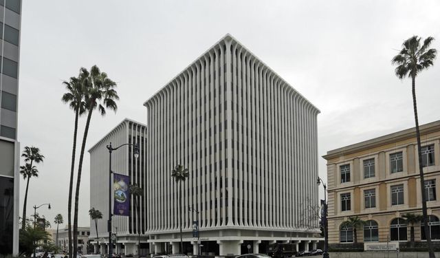 FOR SUBLEASE: Beverly Hills Office
