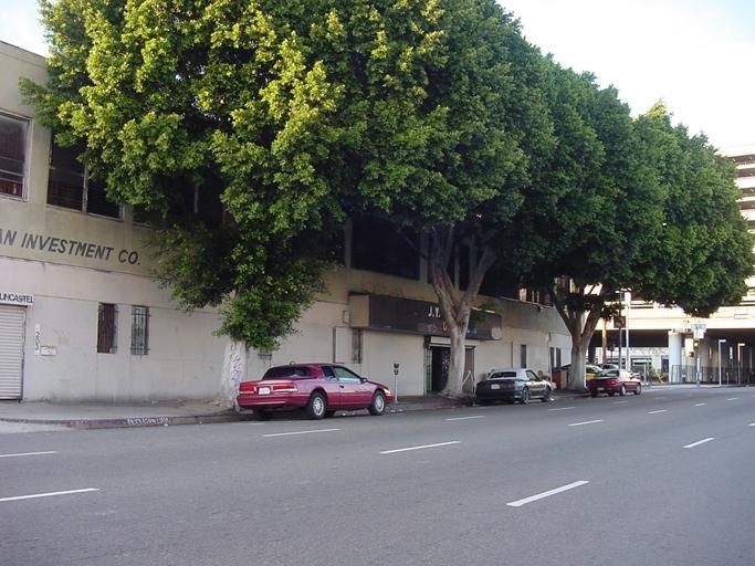 1801 S. OLIVE STREET photo 3