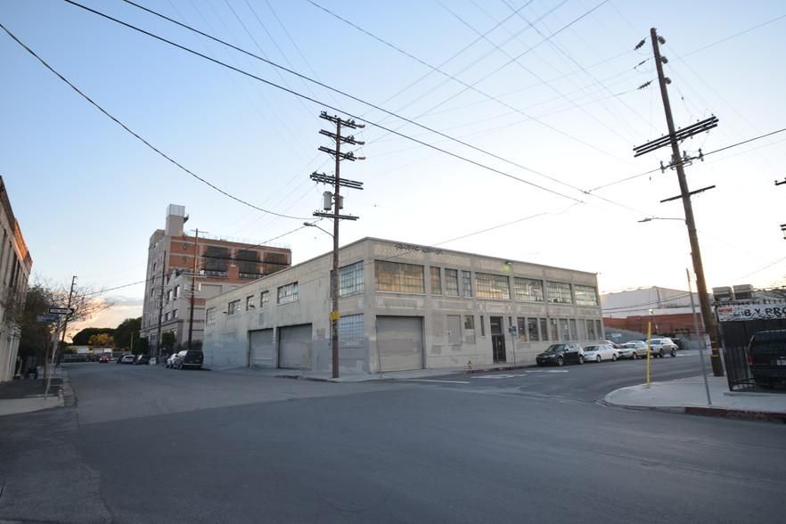 1736-1738 Industrial St photo 2