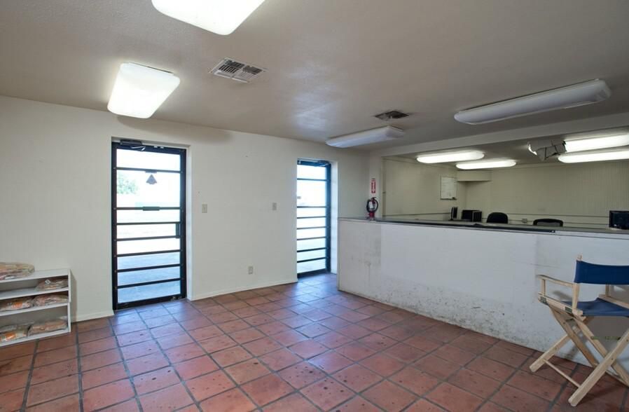 4414 Baldwin Blvd photo 4