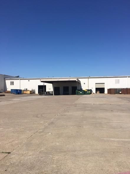 1400 Everman Pky photo 3