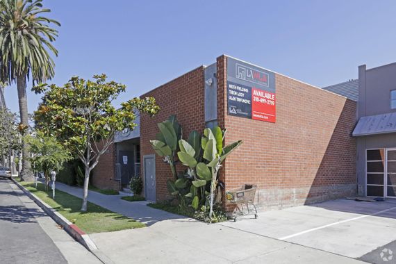 Santa Monica Freestanding Creative Space