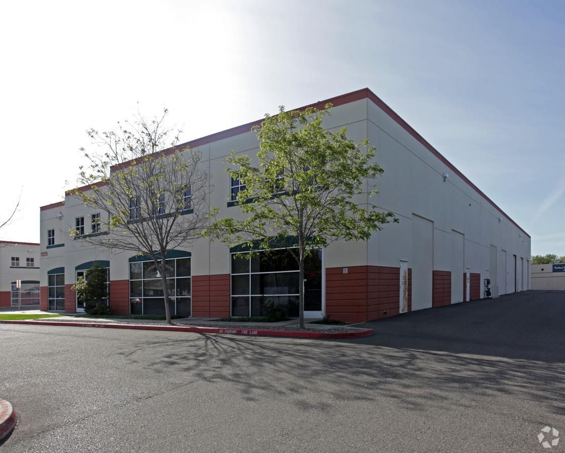 Multiple Spaces Property For Lease photo 4