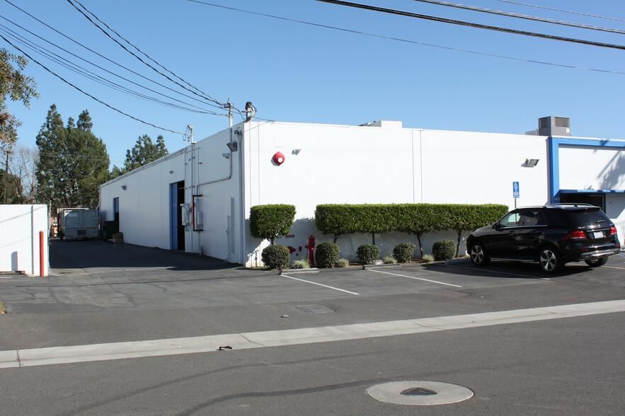 2121 S Anne St photo 4