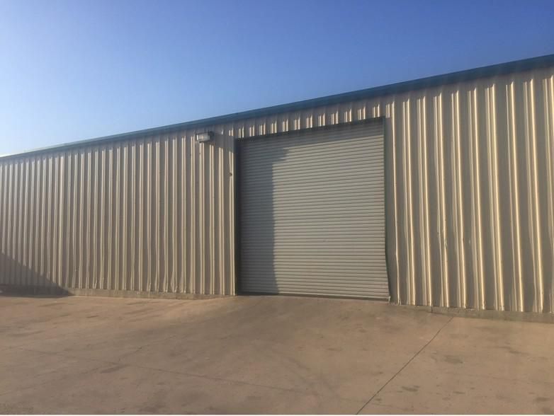 4620 W Highway 290 photo 1