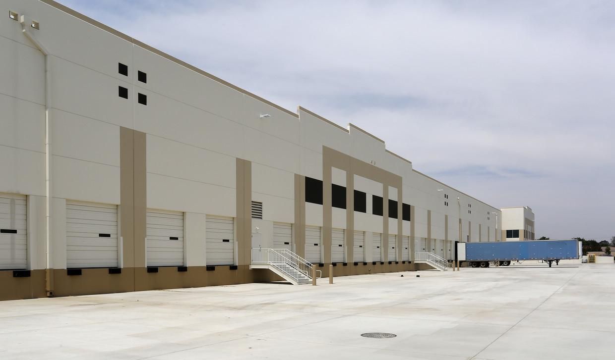 ±108,000 SF Sublease Industrial Warehouse photo 4