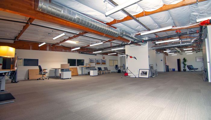 Warehouse Space for Rent at 4121-4131 Vanowen Pl Burbank, CA 91505 - #8