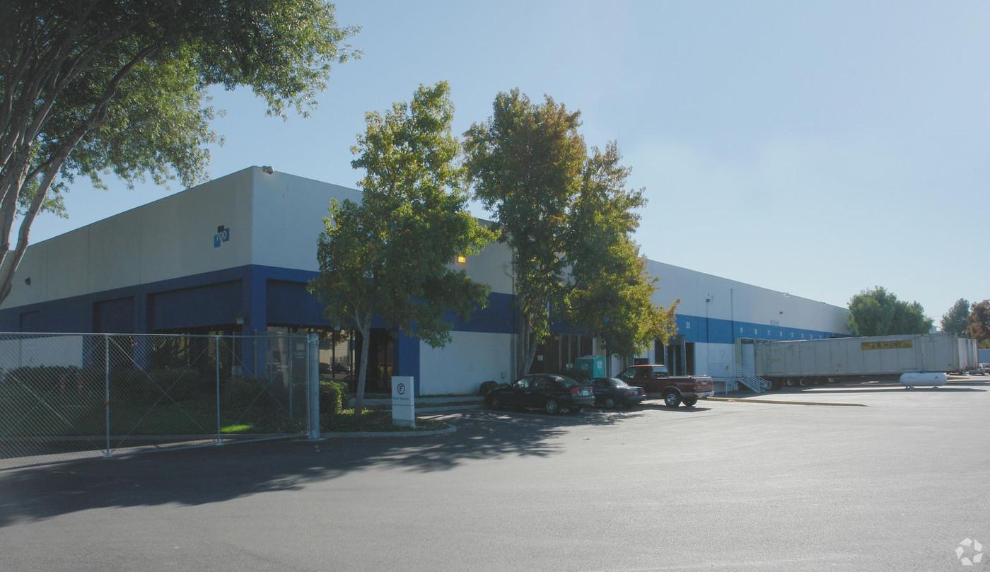 Bldg B photo 1