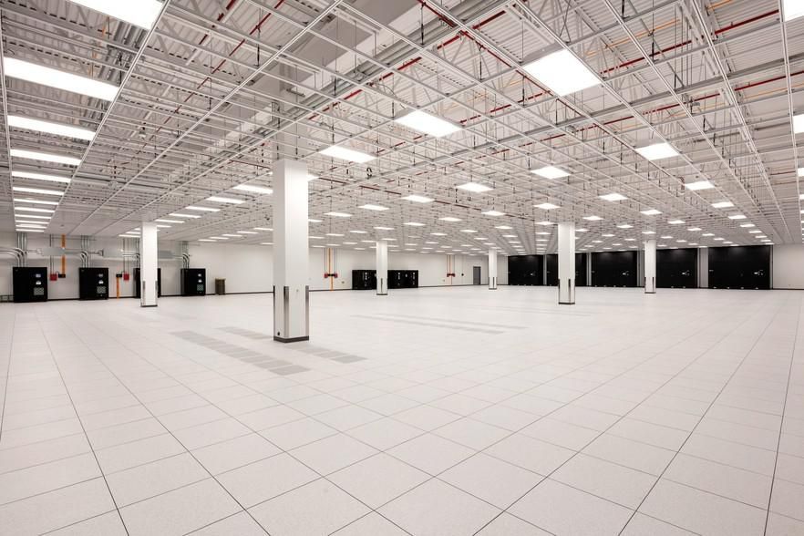 DFW VII Data Center Phase I 1813 Lookout Dr photo 2