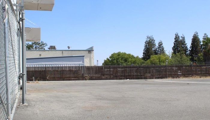 Warehouse Space for Rent at 5221 Gilmore Ave Bakersfield, CA 93308 - #3