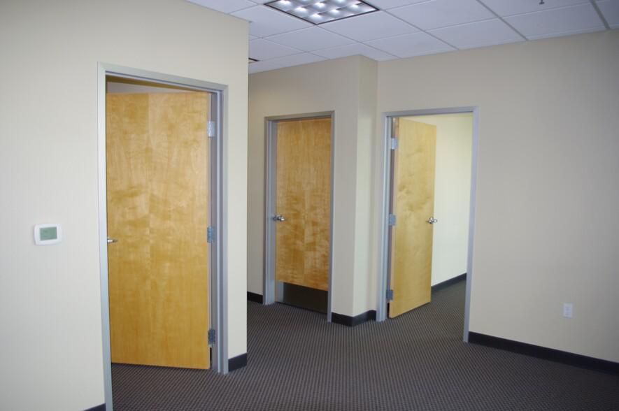 Building E 6201 Progressive Dr photo 2