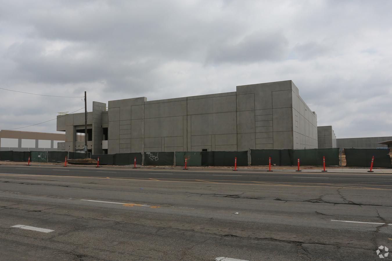 Bldg 3 photo 2