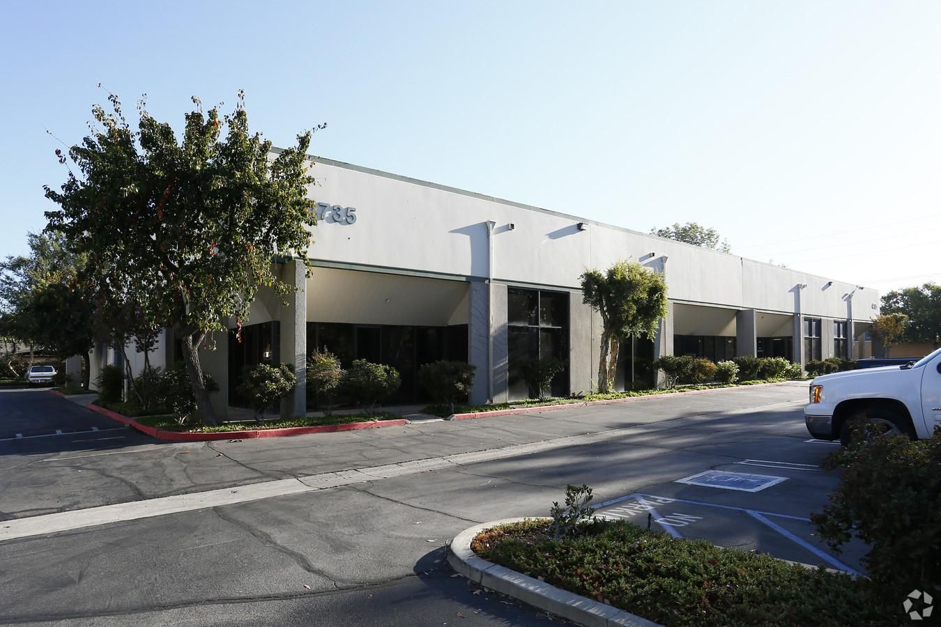 Bldg 4 photo 2