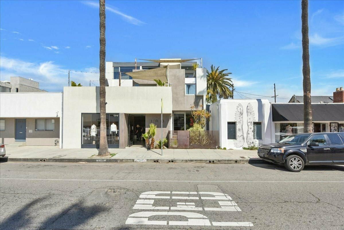 1319 Abbot Kinney photo 4