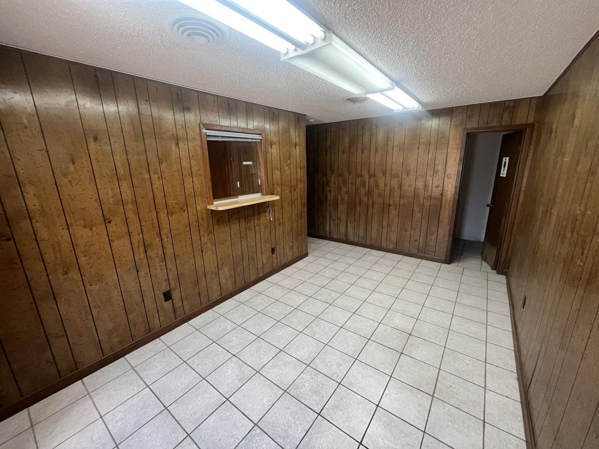 2306 E Broadway photo 4