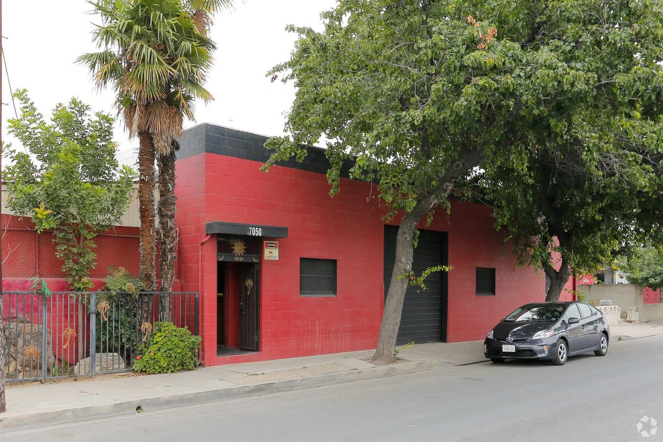 Flex Property For Lease photo 2