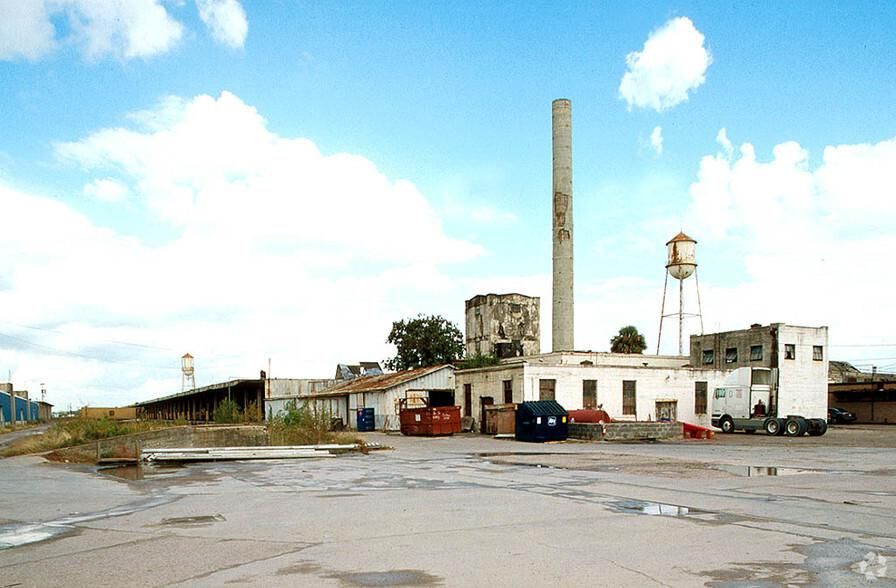Building 1 2300 Quitman St photo 4