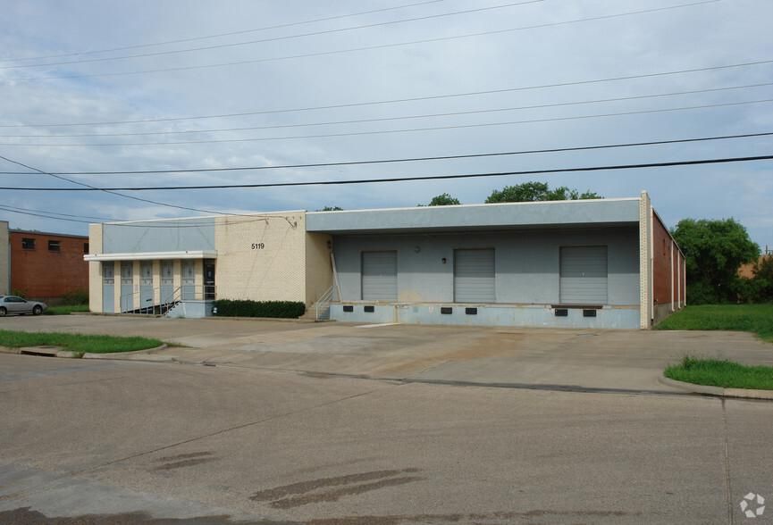 5119 Sharp St photo 2