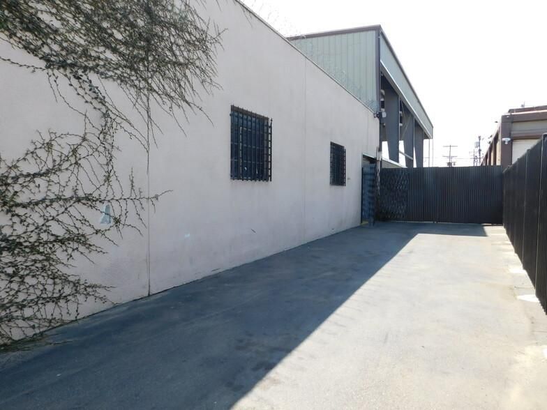 1615 McGarry St, Los Angeles, CA 90021 1615-1617 Mcgarry St photo 2