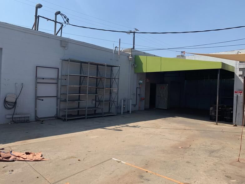 7648-7654 San Fernando Rd photo 1