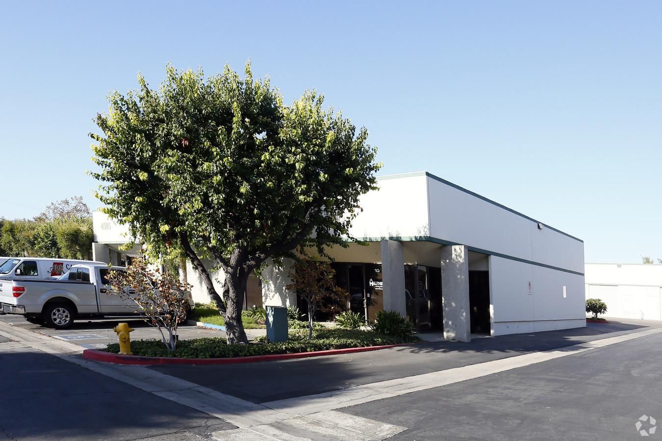 Bldg 1/2 photo 3