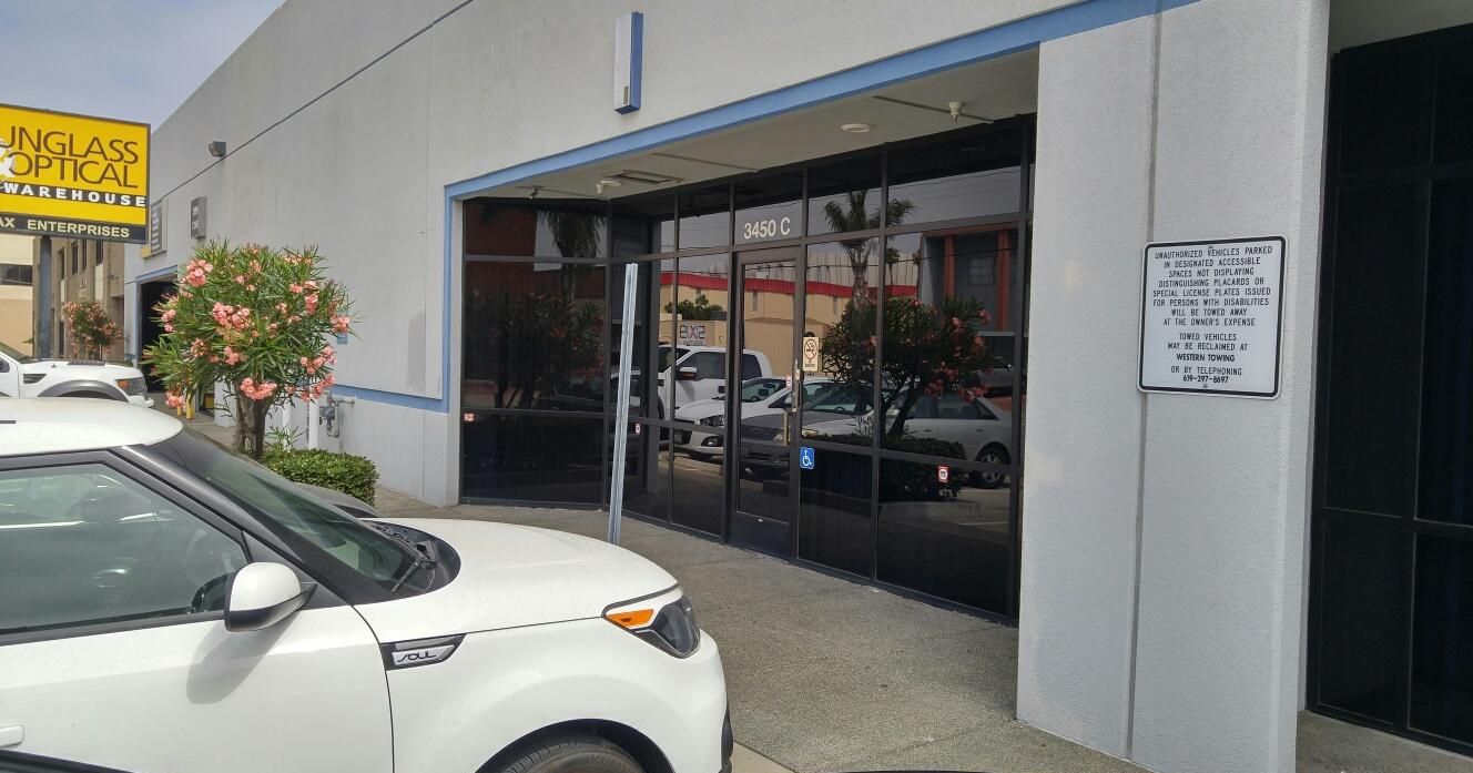INDUSTRIAL WAREHOUSE/RETAIL W/ OFFICES - PRIME photo 4