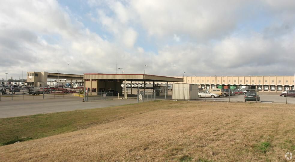 Southwest Crossing Logistics Center 5500 South Fwy photo 1