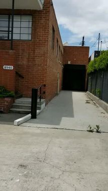 8940-8942 Ellis Ave