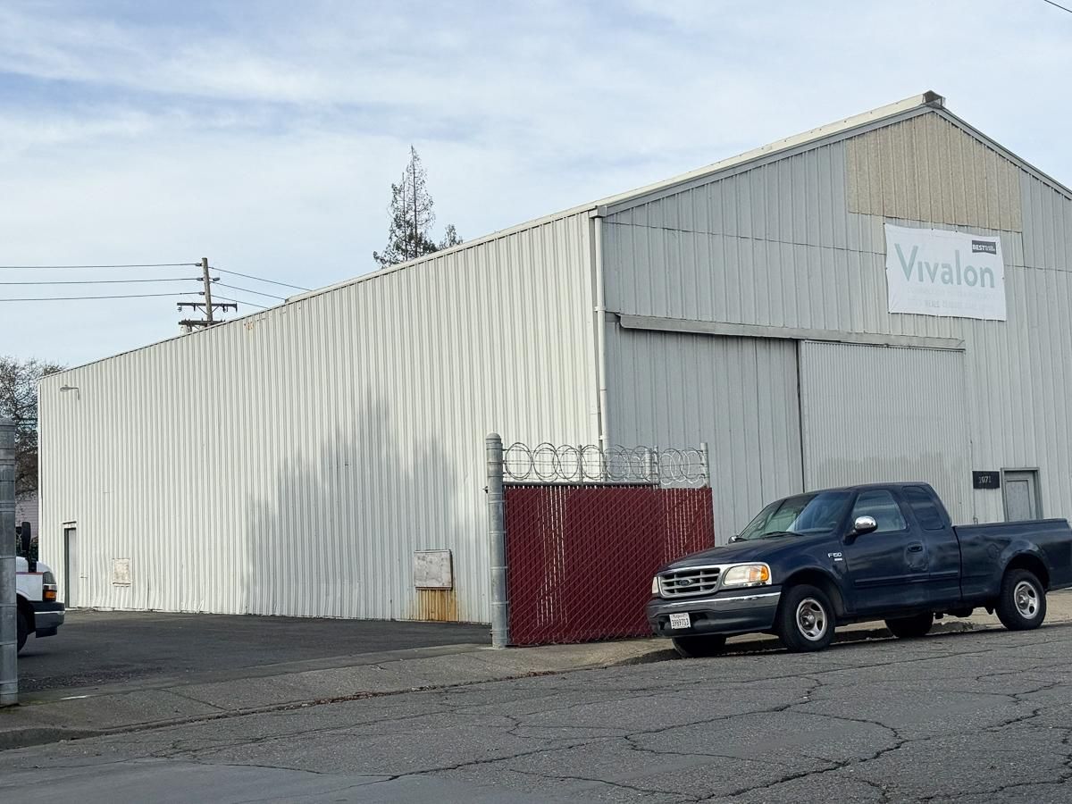 Maxwell Dr. Warehouse w/ Private Yard photo 4