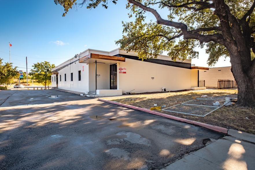 7108 Envoy Ct photo 1