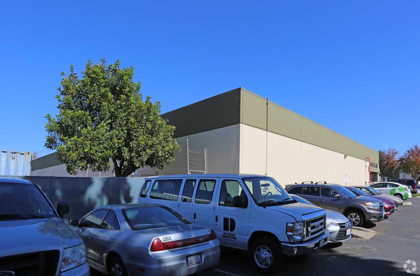 Chula Vista Green Zone Warehouse photo 4