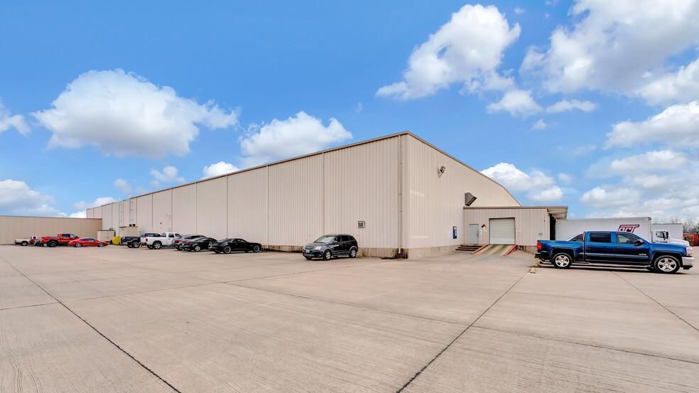 Building B 1200 Forum Way S photo 4