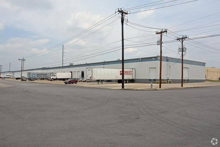Building 14 5504-5540 Business Park photo 2