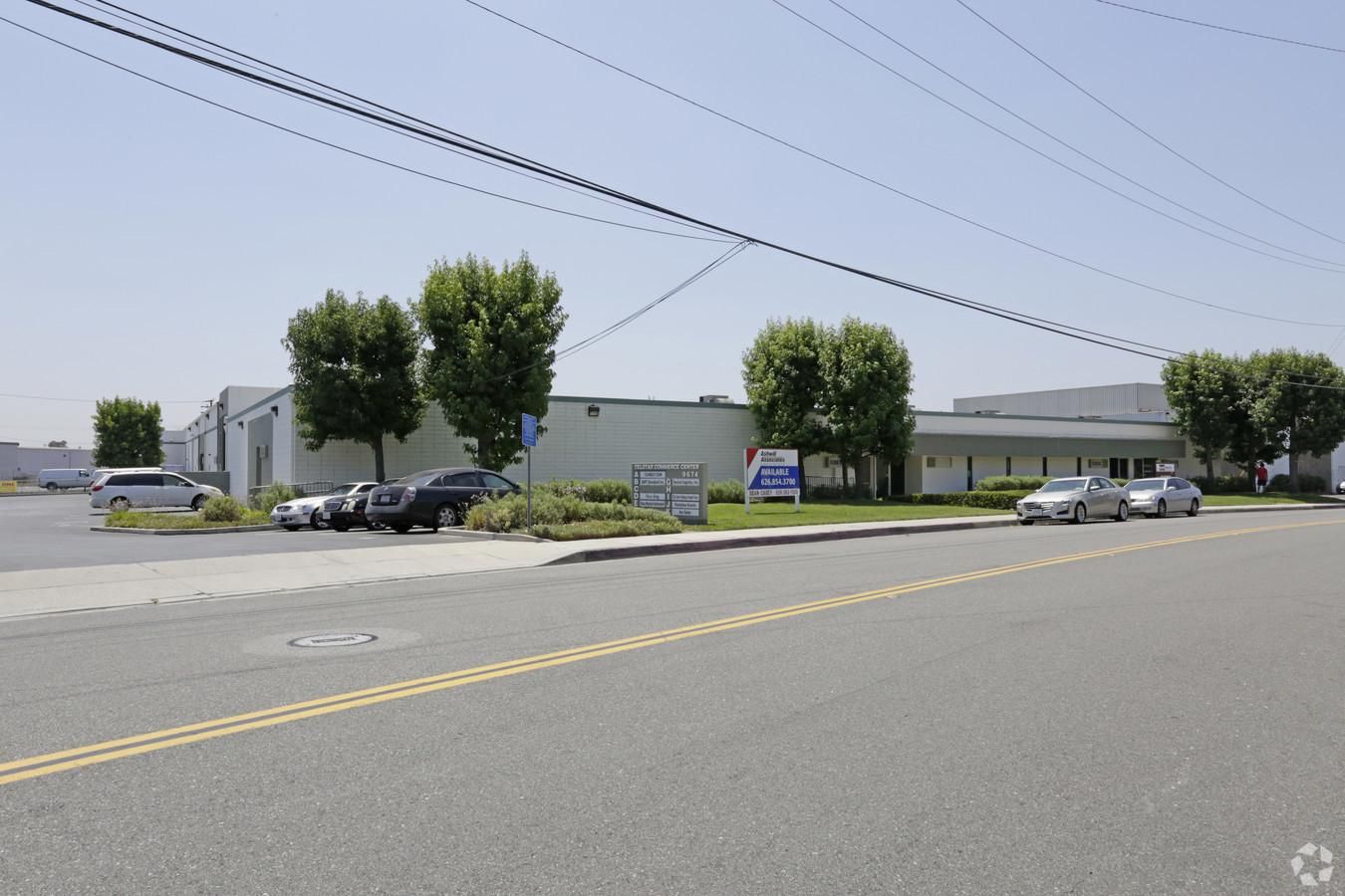 Telstar Commerce Center photo 4